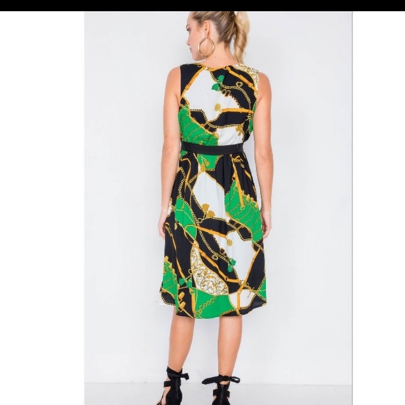 Cinched Waist Sleeveless Midi Dress - Picture 2 of 4